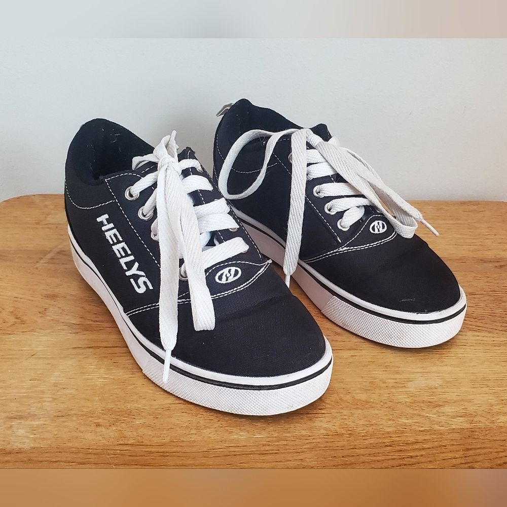 Heelys Black Skate Shoes Youth Size 4